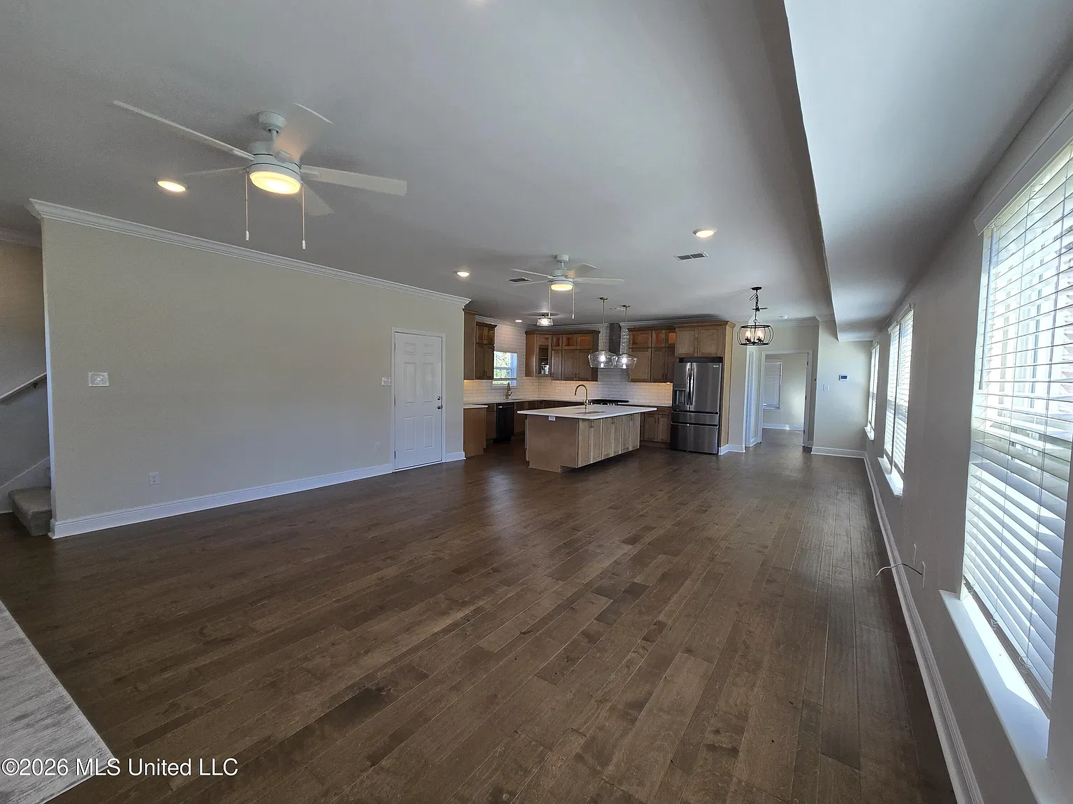 4 bed, 3.5 bath, 2440 sqft, $2,800 — Photo 2