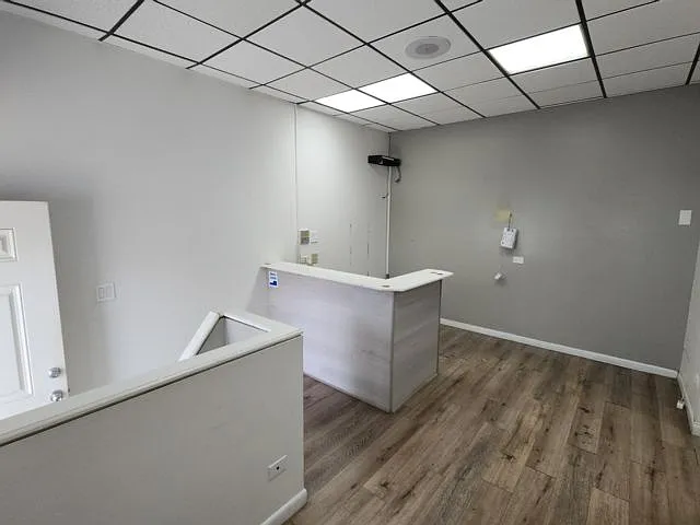 5968 Grand Ave — Photo 3