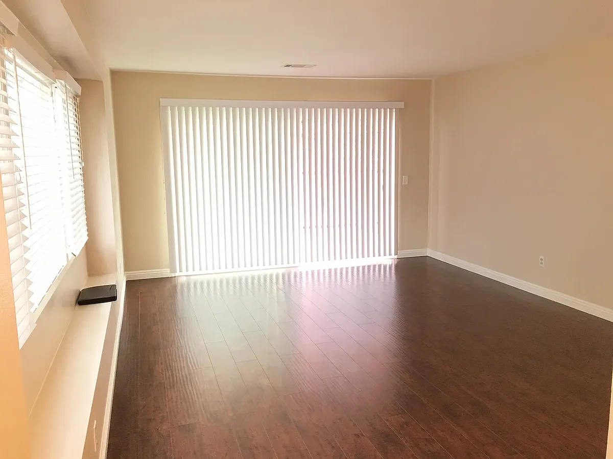 Building Photo - 602 W Bellevue Dr #1