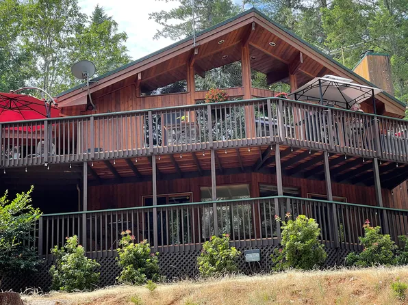 856 Greentree Loop, Grants Pass, OR 97527