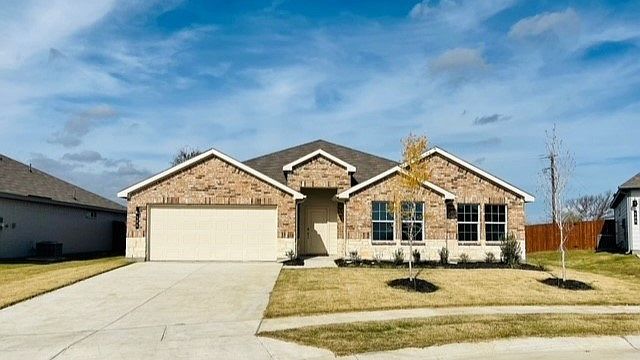 1st image of 504 Highland Park Trl