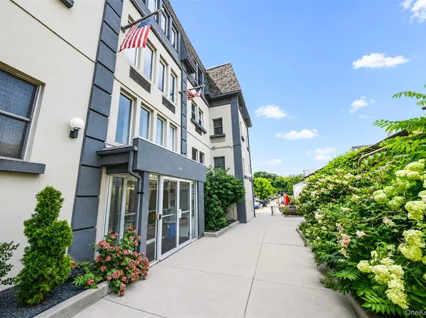 202 Main St, Port Jefferson, NY 11777