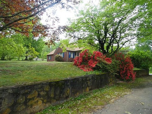 2nd image of 940 Hibriten Dr SE