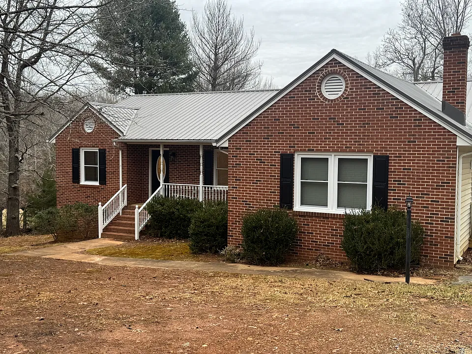 833 Carr Rd