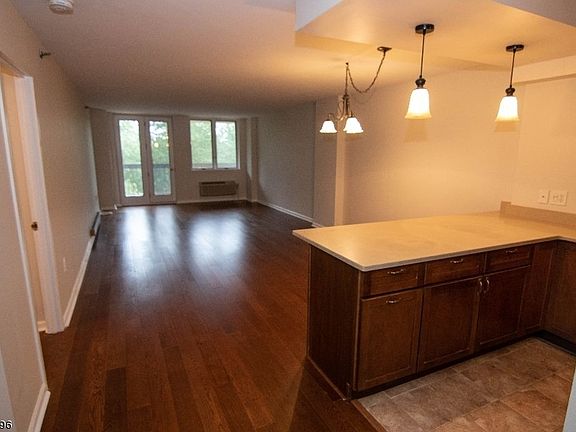 5th image of 10 Smith Manor Blvd
