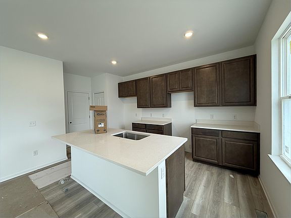 5th image of 106 Obrien Ct #16