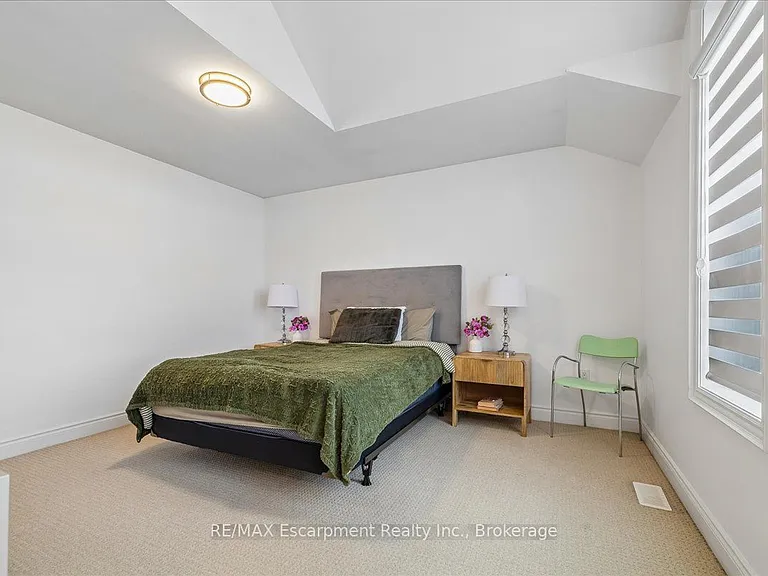 2400 Spring Meadow Way — Photo 32