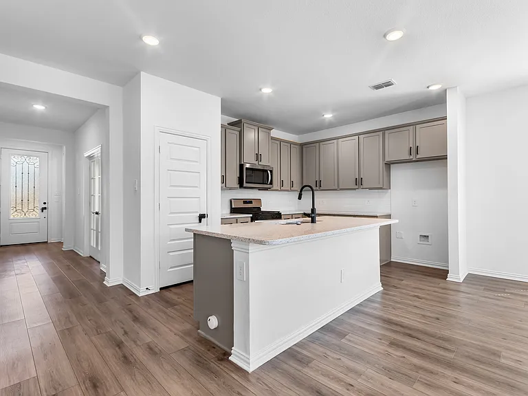 1227 Stockton Trl — Photo 9
