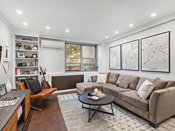 32 Gramercy Park S APT 2A, New York, NY 10003