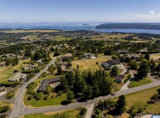 99 Covey Run Ln, Sequim, WA 98382