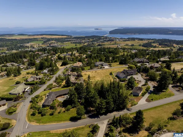 99 Covey Run Ln, Sequim, WA 98382