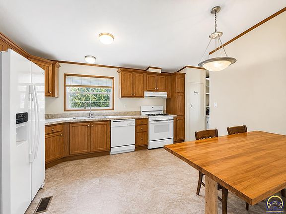 5th image of 420 SE 34th St