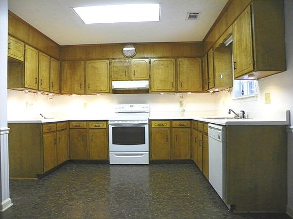 2nd image of 855 Osbon Dr