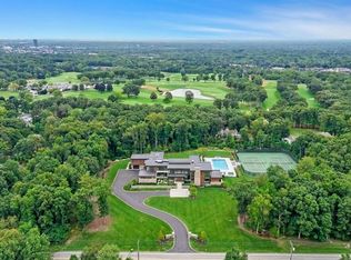 32500 Rockridge Ln, Farmington Hills, MI