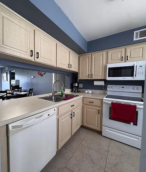 3239 Candle Ridge Dr — Photo 1