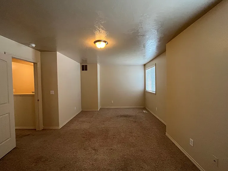 899 W Ashby Dr — Photo 16