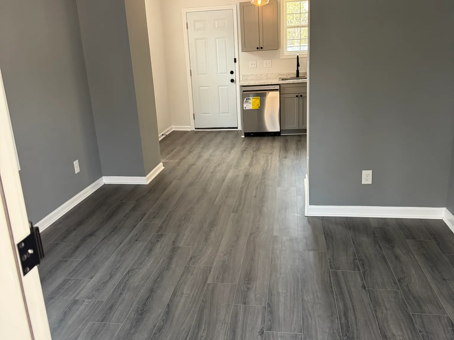213 Andy St — Photo 2