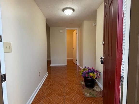 4th image of 5627 Pinebay Cir S