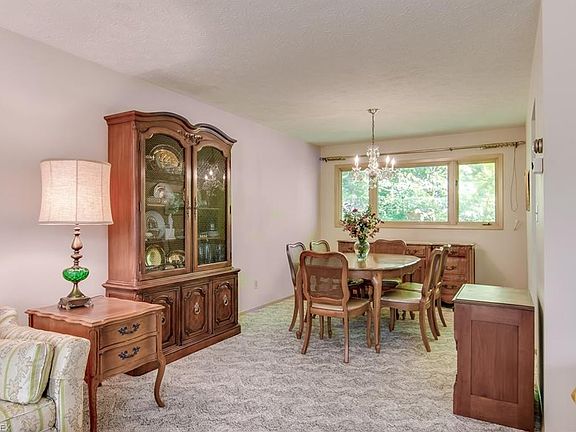 4th image of 32623 Arlesford Dr