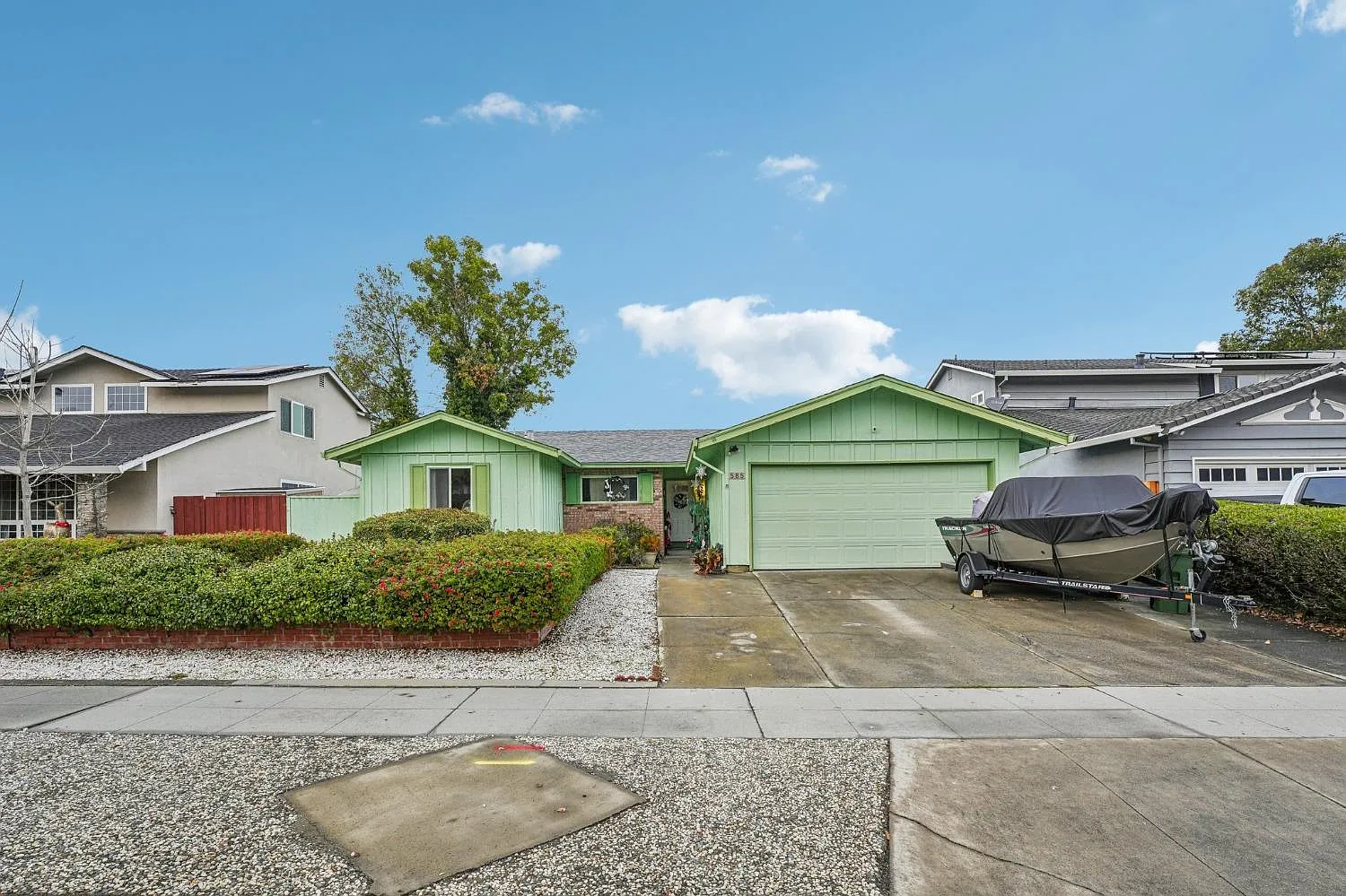 585 Curie Dr photo 1