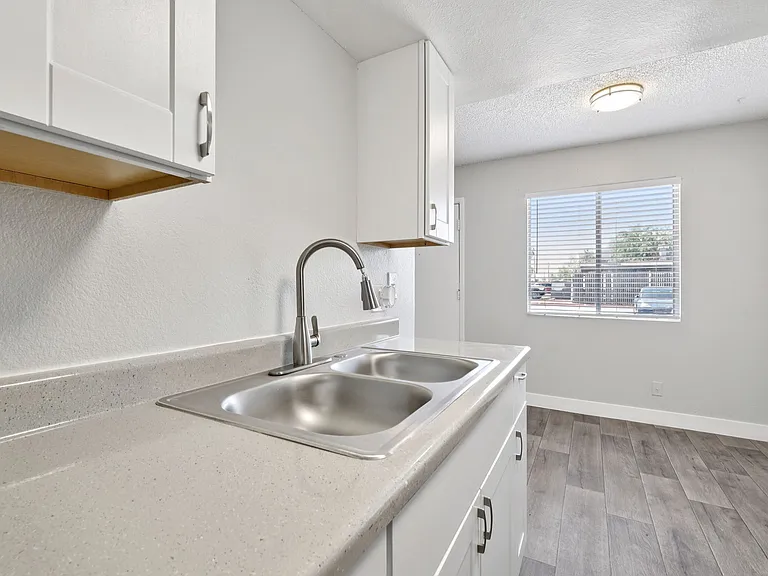 Mariposa Flats — Photo 60