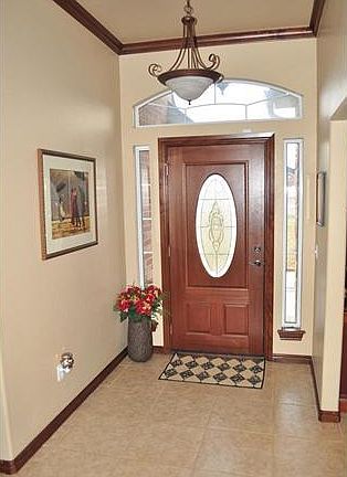 2nd image of 13149 Linden St