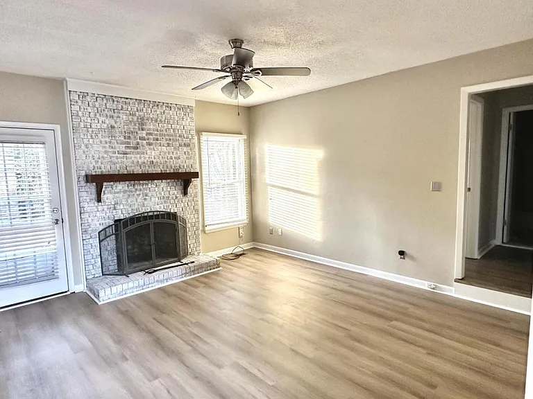 6716 Sandfield Ct — Photo 7