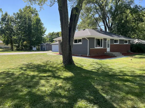 10301 West Norwich AVENUE, Greenfield, WI 53228