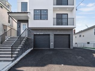 618 Meadow St, Elizabeth, NJ 07201