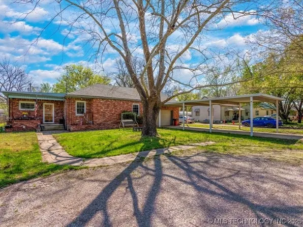 323 S Sycamore St, Nowata, OK 74048