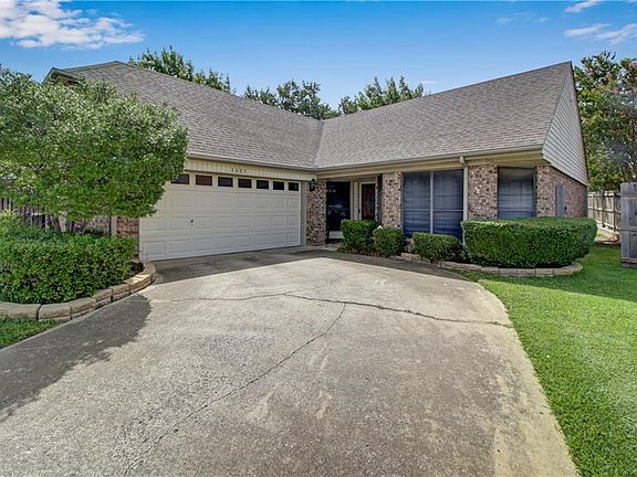 2nd image of 1521 Autumn Chase Sq