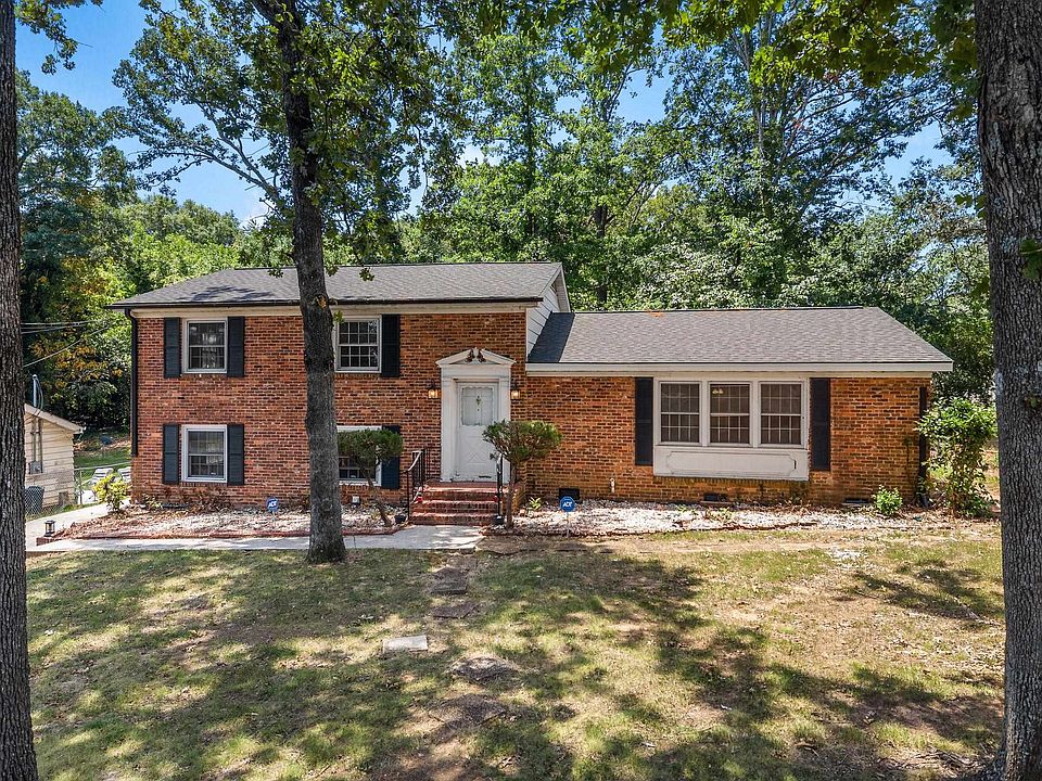1st image of 834 Pine Creek Dr