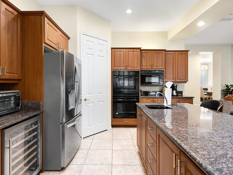 37 Abby Rd — Photo 17