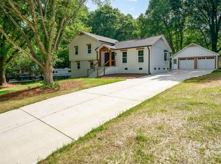 437 Chadmore Dr, Charlotte, NC 28270