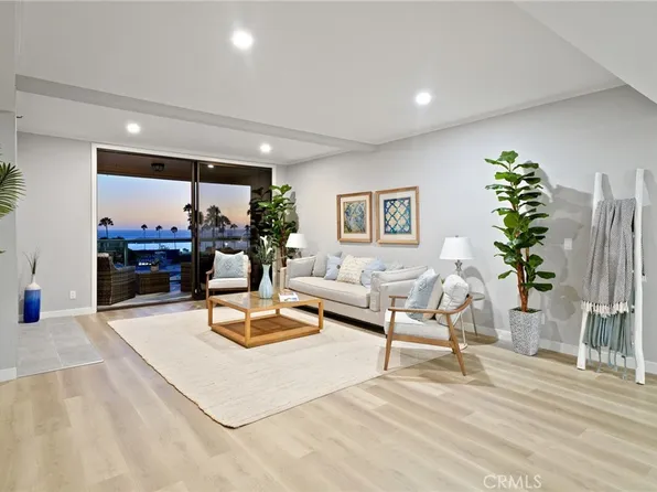130 The Vlg Unit 201, Redondo Beach, CA 90277