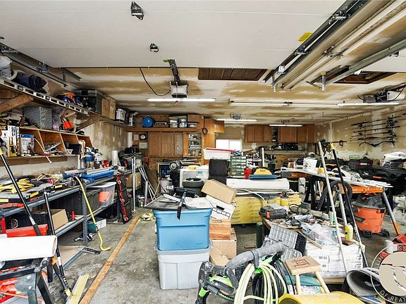 4th image of 8834 Danford Ave