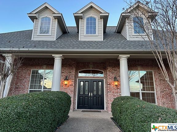 3rd image of 2304 Deerfield Dr