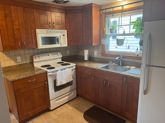 2nd image of 390 Massachusetts Ave #2