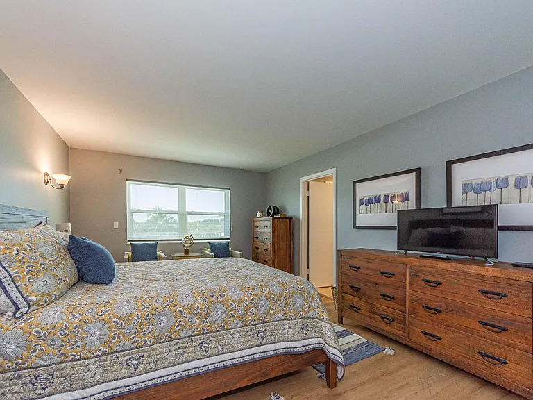 1715 Ocean Dr #3B — Photo 22