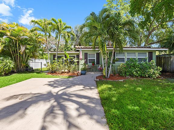2nd image of 2660 SW 12th Terrace
