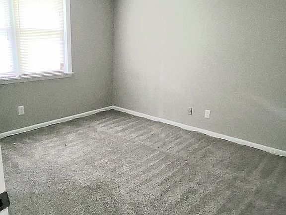 3rd image of 511 W Buena Vista Ave #511