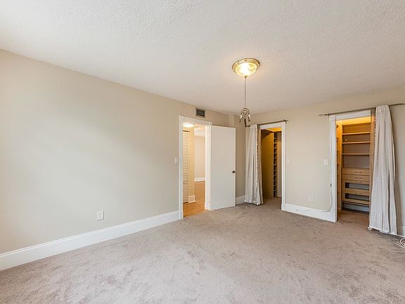 2nd image of 631 Jefferson Ave #30