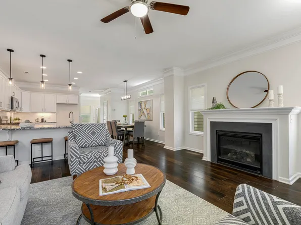 1211 Brown Velvet Ln, Apex, NC 27523
