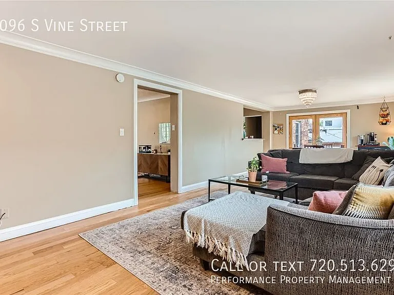 1096 S Vine St — Photo 11