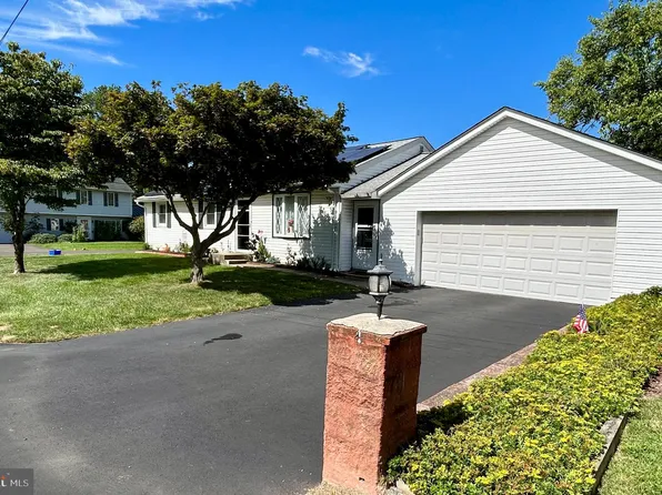 160 E Myrtle Ave, Feasterville, PA 19053