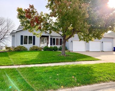 117 Bickford Dr, West Branch, IA, 52358