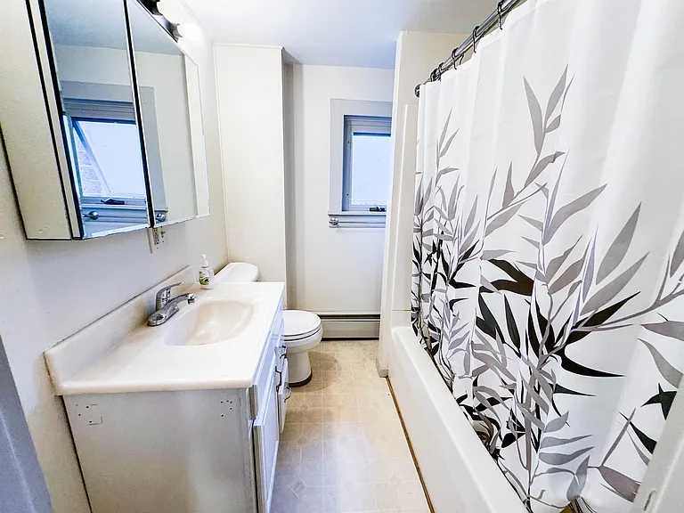 324 Center St #2 — Photo 8