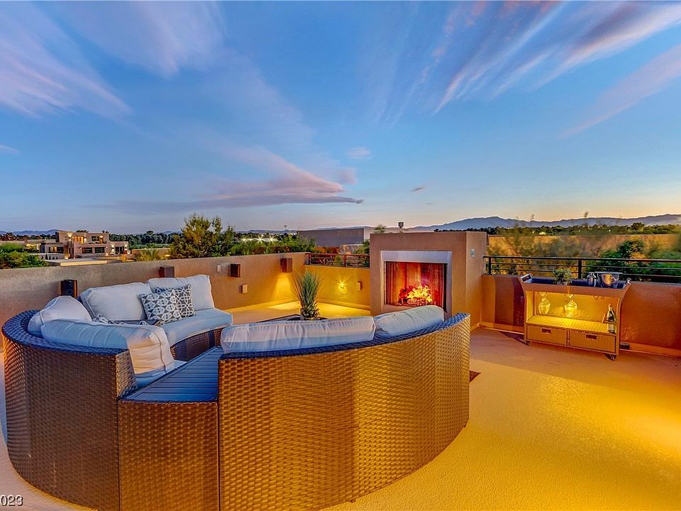 Tomiyasu  Luxury Modern 4 Level Villa close to Strip - Luxury Home  Exchange in Las Vegas, Nevada, United States
