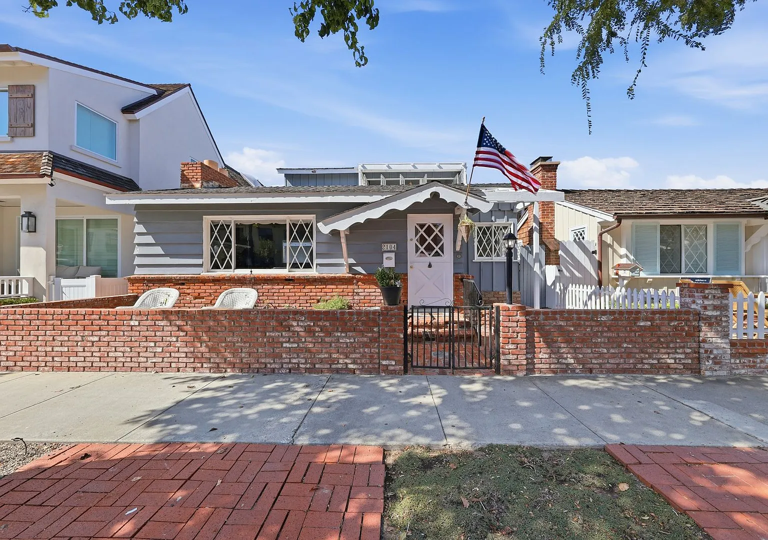 Furnished Balboa Peninsula Point Cottage Home | Available November 1st April 30th — Photo 1