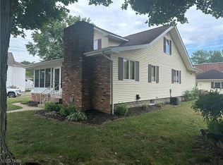 414 W 8th St, Dover, OH 44622
